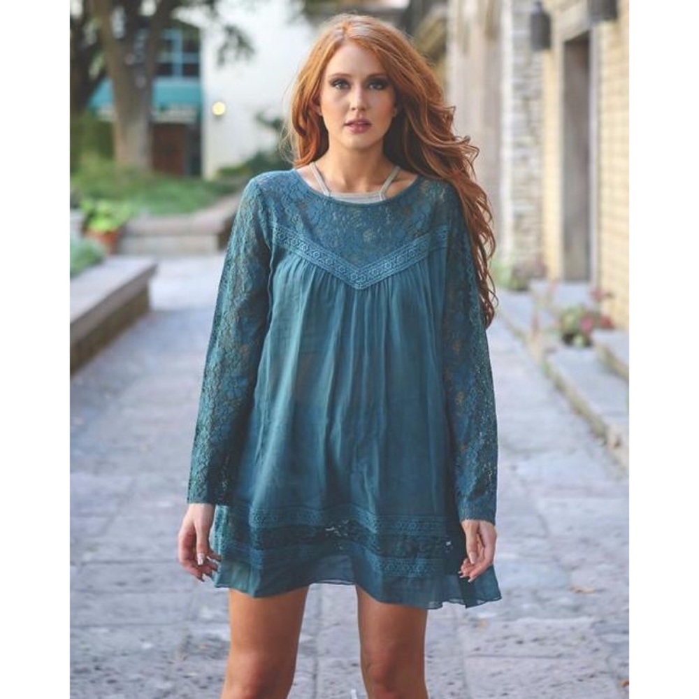 🎉HP🎉 Teal Boho Lace Tunic Top
